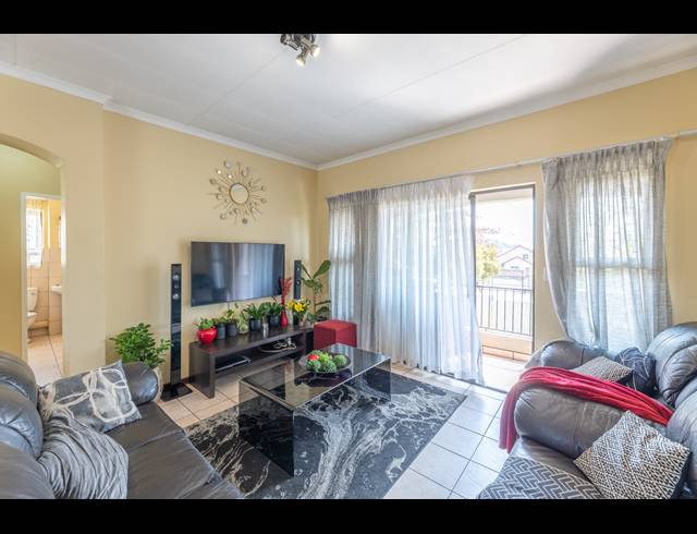 2 BEDROOM TOWNHOUSE FOR SALE IN BROADACRES